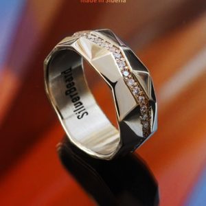 Золотое кольцо с камнями Сваровски